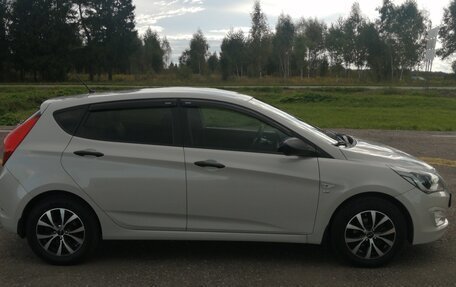 Hyundai Solaris II рестайлинг, 2015 год, 950 000 рублей, 5 фотография