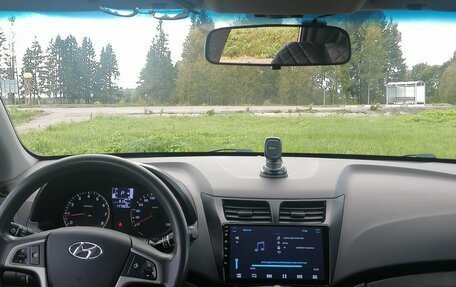 Hyundai Solaris II рестайлинг, 2015 год, 950 000 рублей, 15 фотография