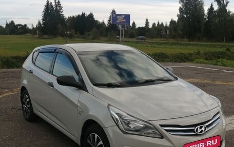 Hyundai Solaris II рестайлинг, 2015 год, 950 000 рублей, 9 фотография