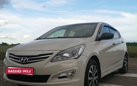 Hyundai Solaris II рестайлинг, 2015 год, 950 000 рублей, 11 фотография