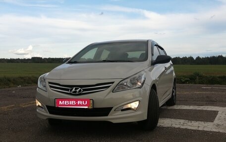 Hyundai Solaris II рестайлинг, 2015 год, 950 000 рублей, 13 фотография