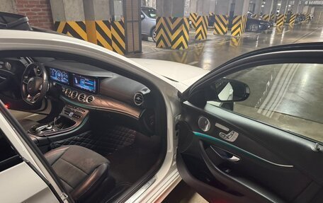 Mercedes-Benz E-Класс, 2017 год, 2 900 000 рублей, 14 фотография