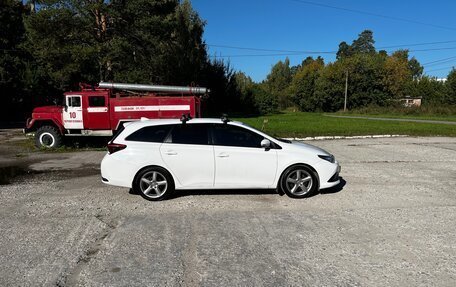 Toyota Auris II, 2015 год, 1 290 000 рублей, 10 фотография