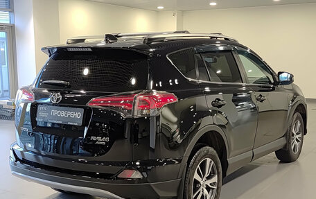 Toyota RAV4, 2017 год, 2 680 000 рублей, 6 фотография