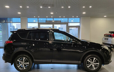Toyota RAV4, 2017 год, 2 680 000 рублей, 5 фотография