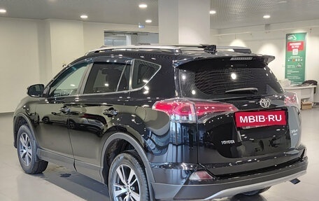 Toyota RAV4, 2017 год, 2 680 000 рублей, 8 фотография