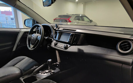 Toyota RAV4, 2017 год, 2 680 000 рублей, 13 фотография