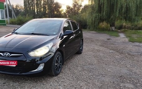 Hyundai Solaris II рестайлинг, 2012 год, 870 000 рублей, 5 фотография