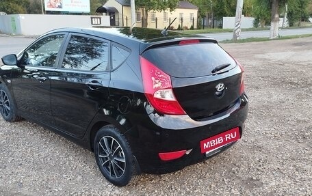 Hyundai Solaris II рестайлинг, 2012 год, 870 000 рублей, 3 фотография