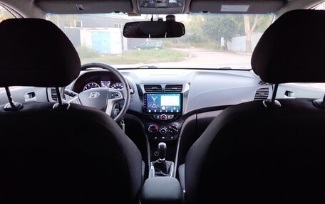 Hyundai Solaris II рестайлинг, 2012 год, 870 000 рублей, 12 фотография