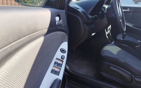 Hyundai Solaris II рестайлинг, 2012 год, 870 000 рублей, 14 фотография