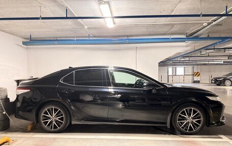 Toyota Camry, 2021 год, 3 850 000 рублей, 2 фотография