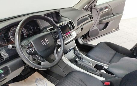 Honda Accord IX рестайлинг, 2013 год, 1 900 000 рублей, 22 фотография