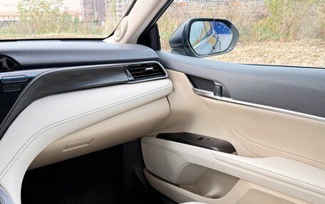 Toyota Camry, 2021 год, 3 850 000 рублей, 20 фотография
