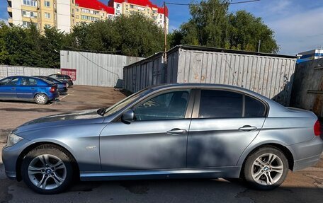 BMW 3 серия, 2011 год, 900 000 рублей, 6 фотография