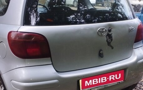 Toyota Vitz, 2003 год, 240 000 рублей, 3 фотография