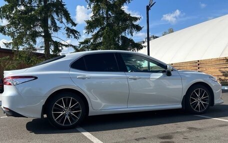 Toyota Camry, 2021 год, 3 050 000 рублей, 3 фотография