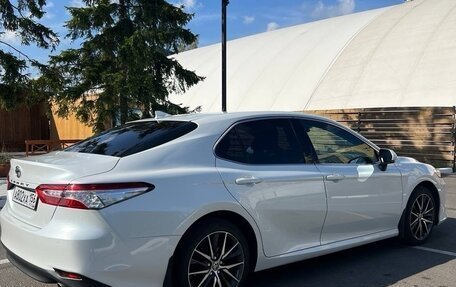 Toyota Camry, 2021 год, 3 050 000 рублей, 5 фотография