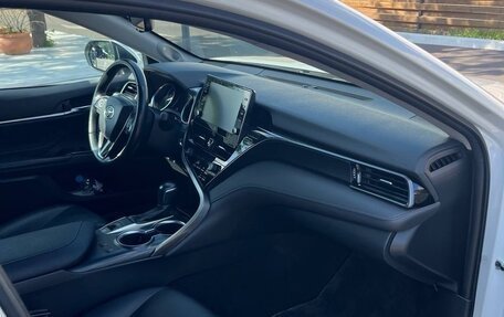 Toyota Camry, 2021 год, 3 050 000 рублей, 8 фотография