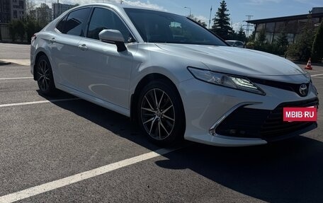 Toyota Camry, 2021 год, 3 050 000 рублей, 10 фотография