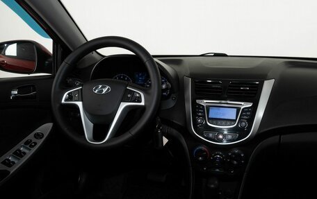Hyundai Solaris II рестайлинг, 2013 год, 911 000 рублей, 13 фотография