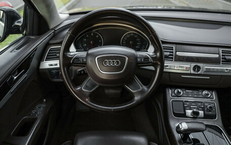 Audi A8, 2011 год, 1 990 000 рублей, 12 фотография