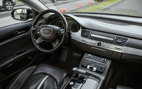 Audi A8, 2011 год, 1 990 000 рублей, 10 фотография