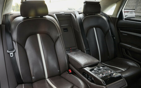 Audi A8, 2011 год, 1 990 000 рублей, 30 фотография