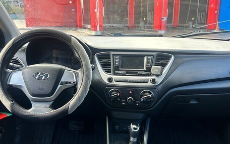 Hyundai Solaris II рестайлинг, 2018 год, 460 000 рублей, 5 фотография