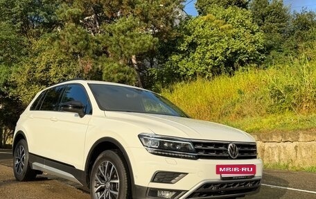 Volkswagen Tiguan II, 2020 год, 3 500 000 рублей, 2 фотография