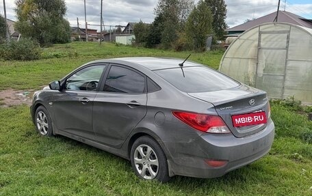 Hyundai Solaris II рестайлинг, 2011 год, 530 000 рублей, 2 фотография