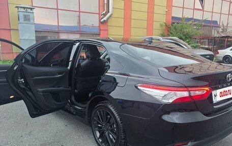 Toyota Camry, 2020 год, 2 700 000 рублей, 2 фотография