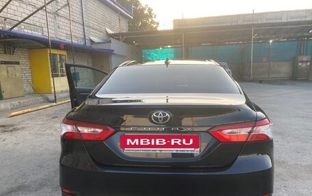 Toyota Camry, 2020 год, 2 700 000 рублей, 4 фотография