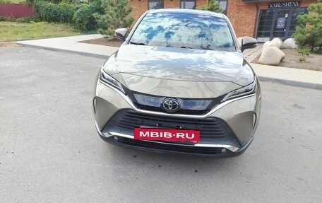 Toyota Harrier, 2022 год, 3 550 000 рублей, 7 фотография
