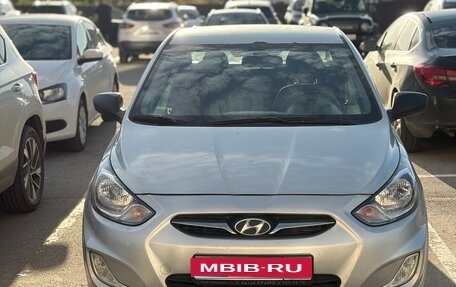 Hyundai Solaris II рестайлинг, 2011 год, 575 000 рублей, 1 фотография
