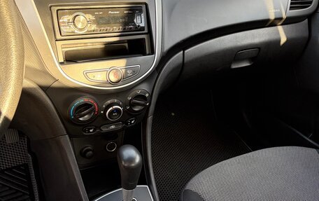 Hyundai Solaris II рестайлинг, 2011 год, 575 000 рублей, 10 фотография