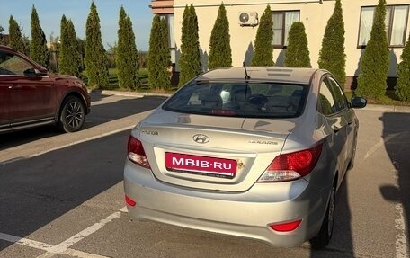 Hyundai Solaris II рестайлинг, 2011 год, 575 000 рублей, 4 фотография