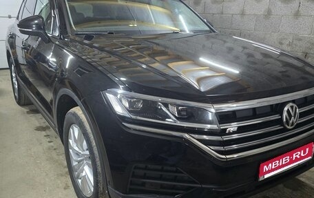 Volkswagen Touareg III, 2019 год, 4 350 000 рублей, 2 фотография