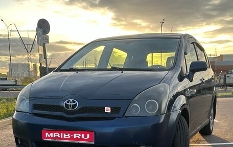 Toyota Corolla Verso I, 2005 год, 645 000 рублей, 1 фотография
