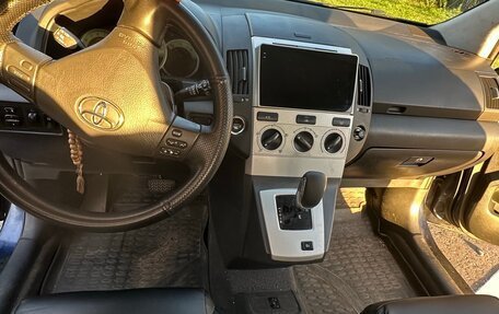 Toyota Corolla Verso I, 2005 год, 645 000 рублей, 13 фотография