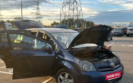 Toyota Corolla Verso I, 2005 год, 645 000 рублей, 10 фотография