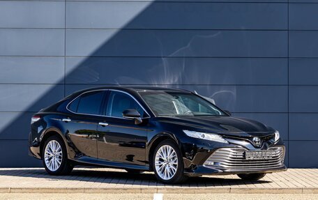 Toyota Camry, 2019 год, 2 395 000 рублей, 2 фотография