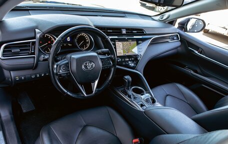 Toyota Camry, 2019 год, 2 395 000 рублей, 15 фотография