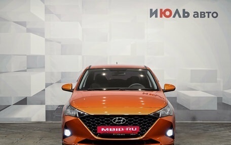 Hyundai Solaris II рестайлинг, 2022 год, 1 900 000 рублей, 2 фотография