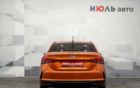 Hyundai Solaris II рестайлинг, 2022 год, 1 900 000 рублей, 5 фотография