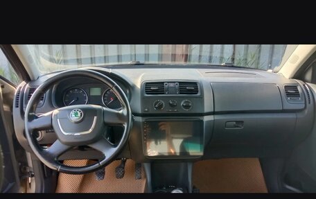 Skoda Fabia II, 2011 год, 600 000 рублей, 2 фотография