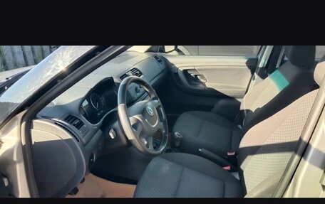 Skoda Fabia II, 2011 год, 600 000 рублей, 5 фотография