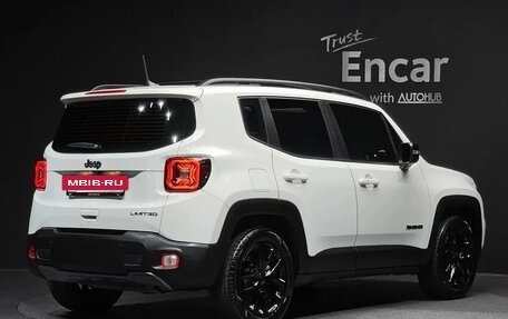 Jeep Renegade I рестайлинг, 2023 год, 1 450 000 рублей, 3 фотография