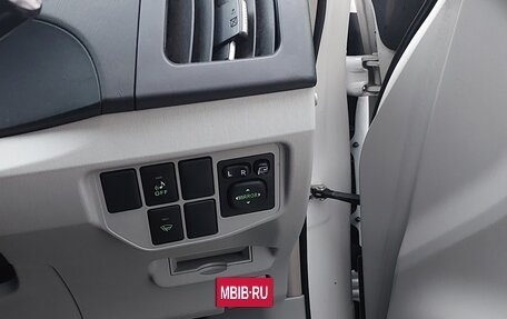 Toyota Prius, 2012 год, 970 000 рублей, 5 фотография