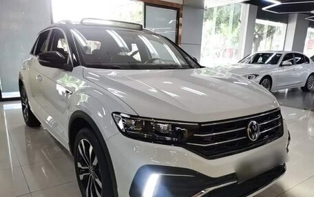 Volkswagen T-Roc I, 2021 год, 1 290 300 рублей, 3 фотография